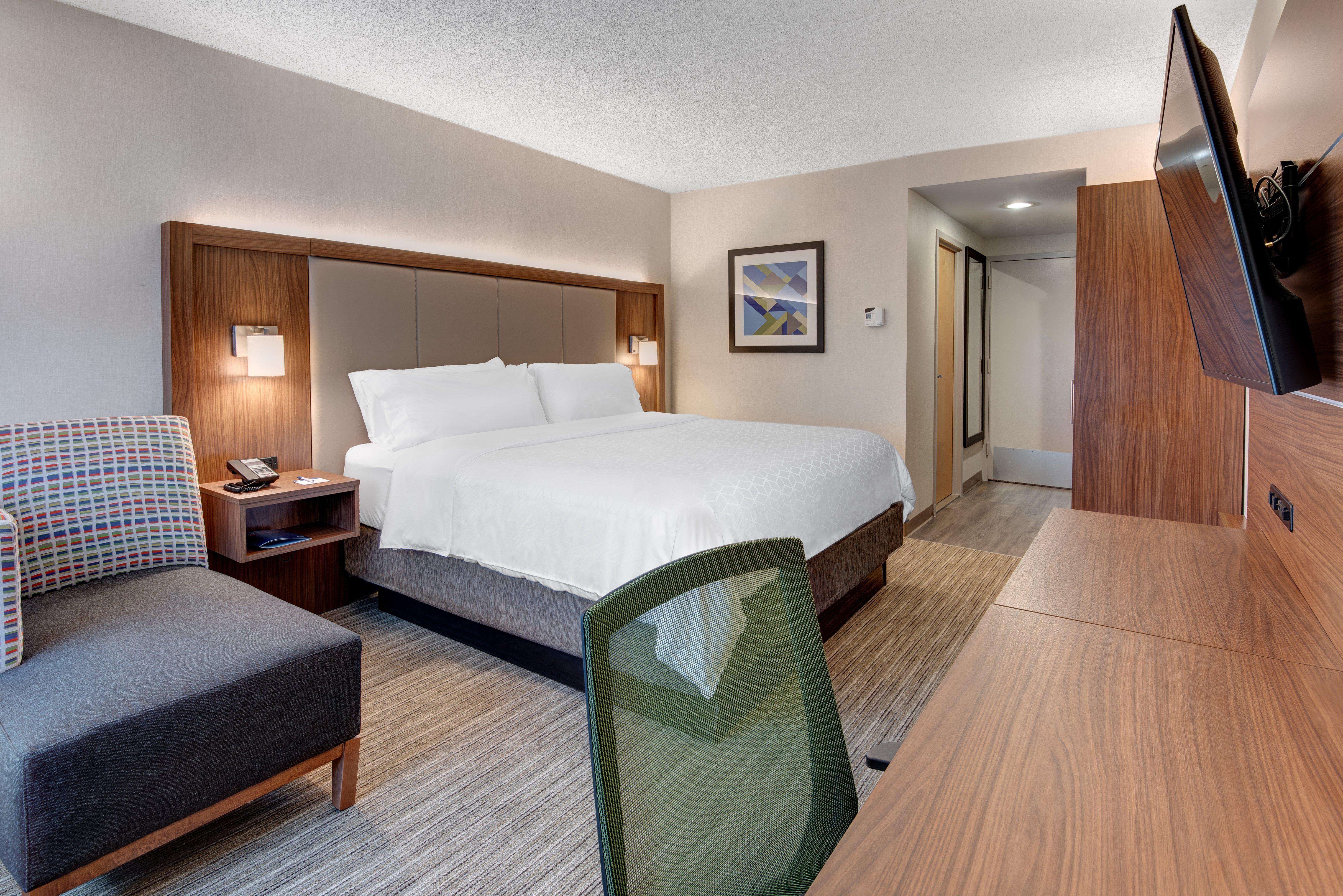 Holiday Inn Express & Suites West Long Branch - Eatontown By Ihg Eksteriør billede