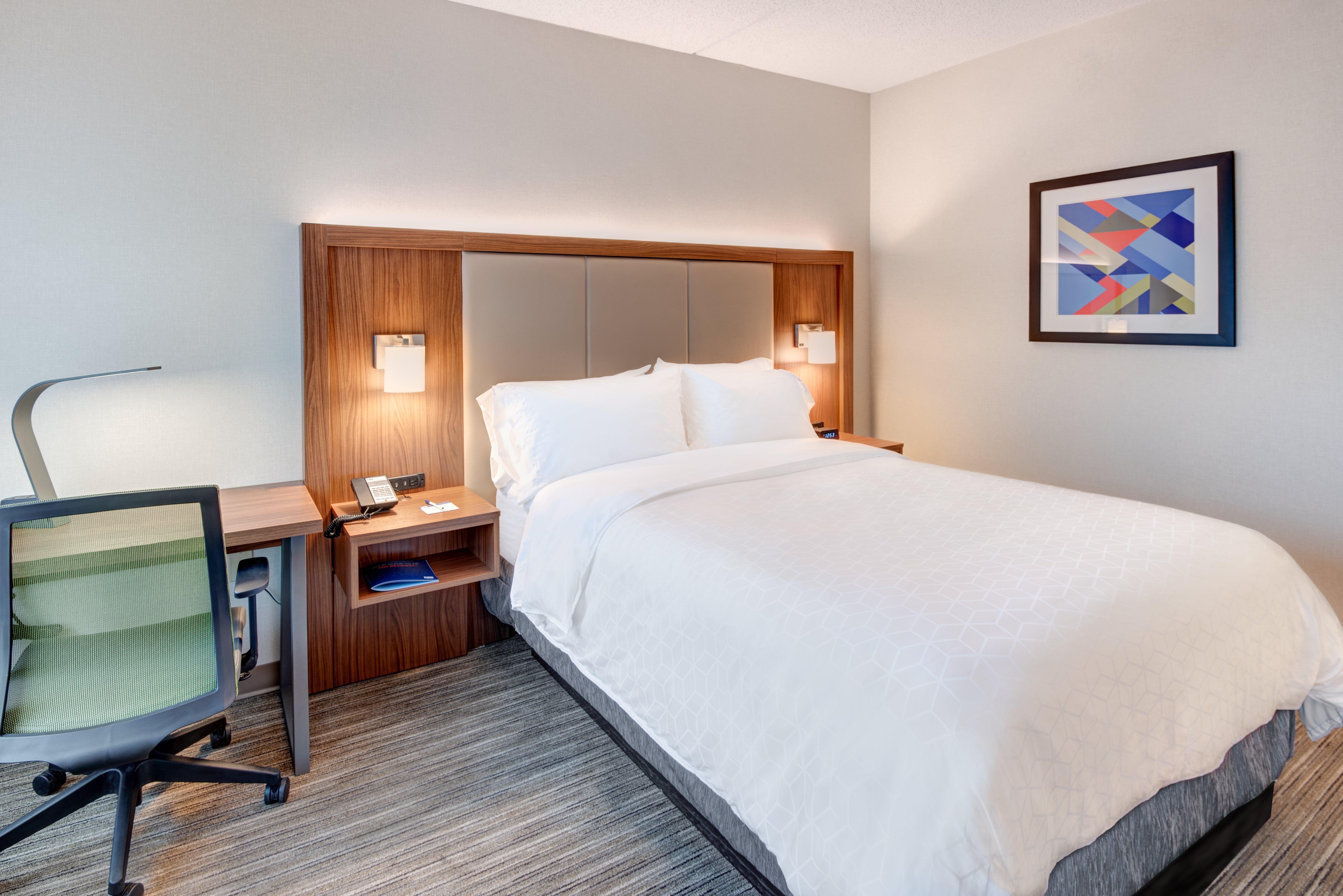 Holiday Inn Express & Suites West Long Branch - Eatontown By Ihg Eksteriør billede