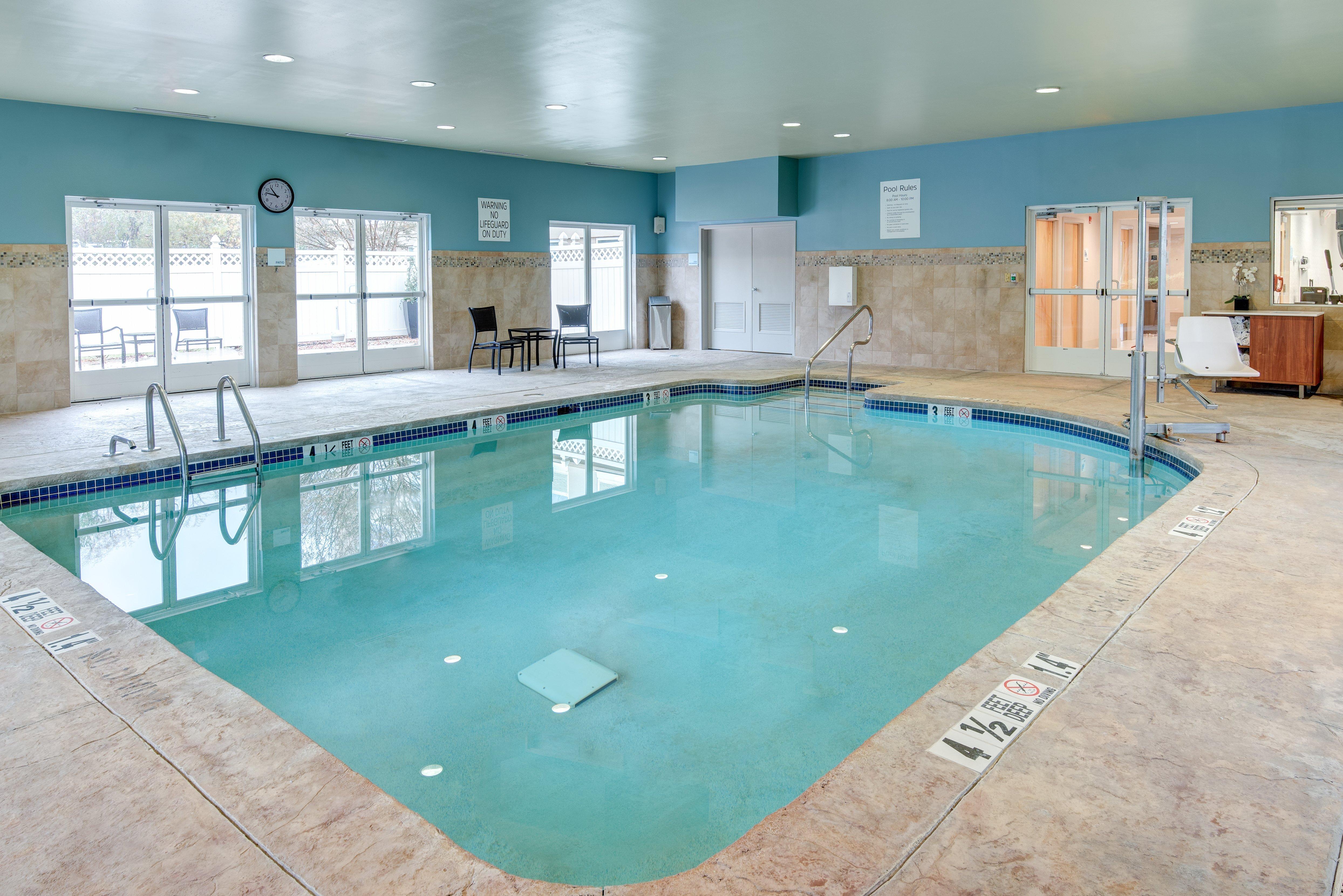 Holiday Inn Express & Suites West Long Branch - Eatontown By Ihg Eksteriør billede