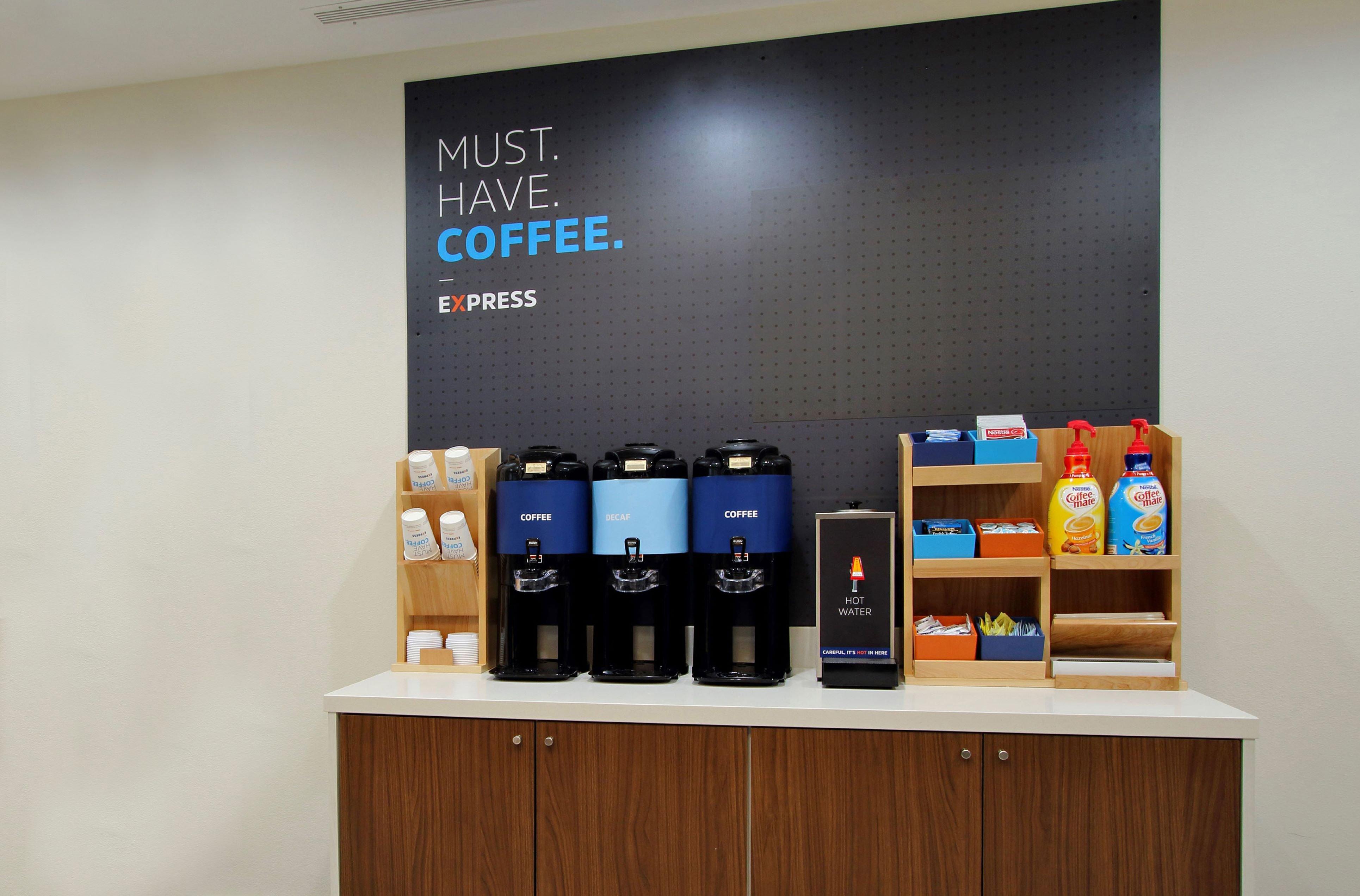 Holiday Inn Express & Suites West Long Branch - Eatontown By Ihg Eksteriør billede