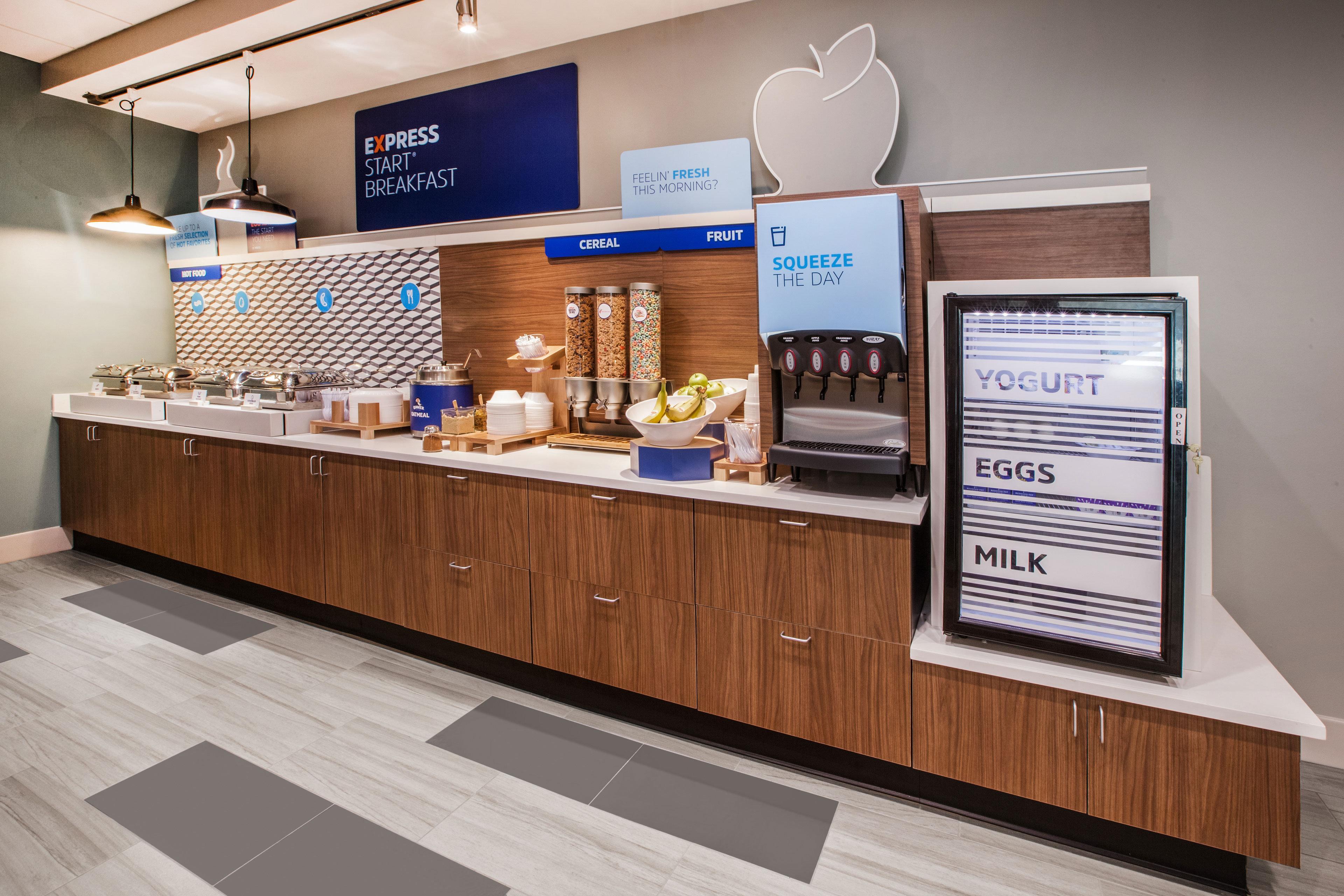Holiday Inn Express & Suites West Long Branch - Eatontown By Ihg Eksteriør billede