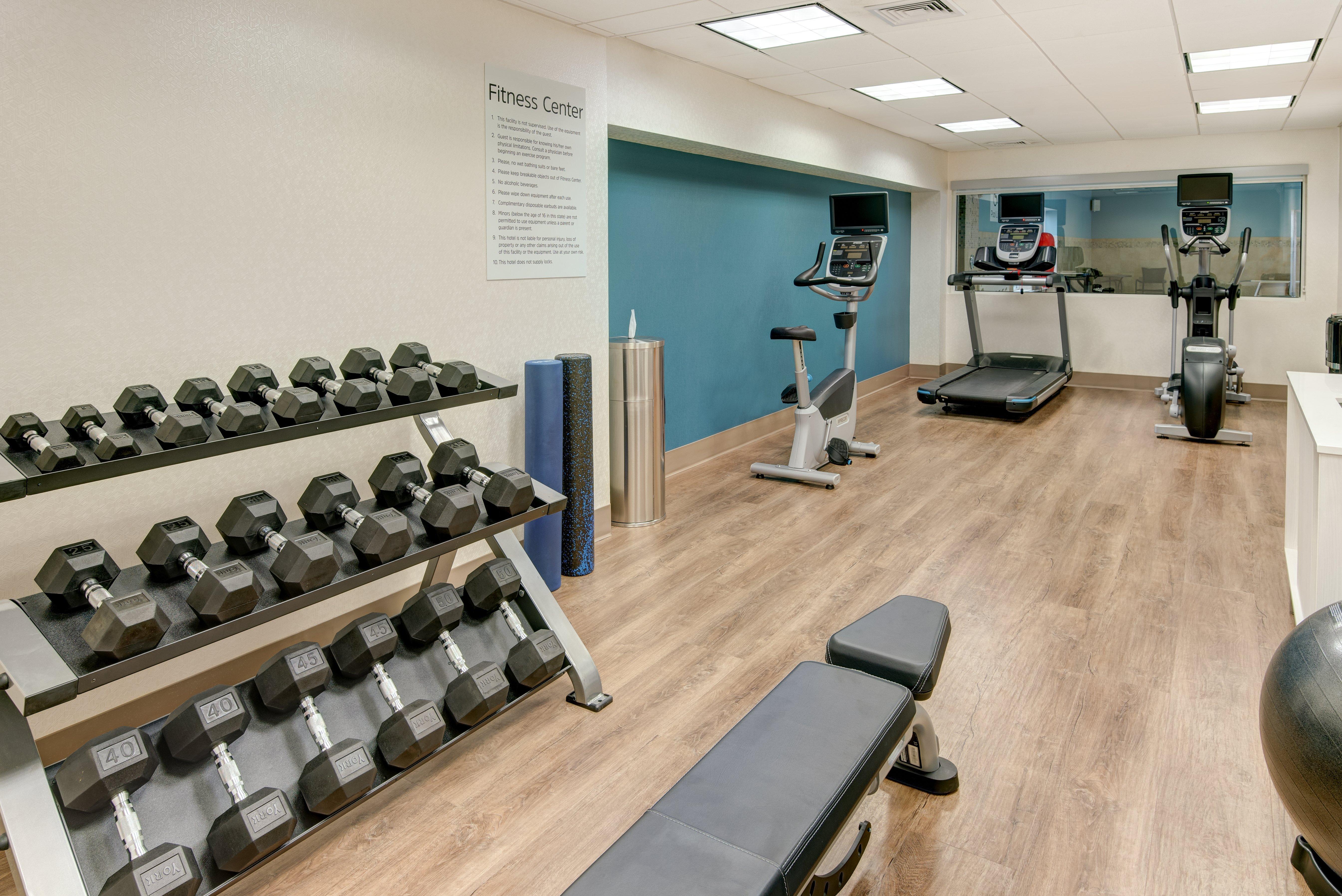 Holiday Inn Express & Suites West Long Branch - Eatontown By Ihg Eksteriør billede