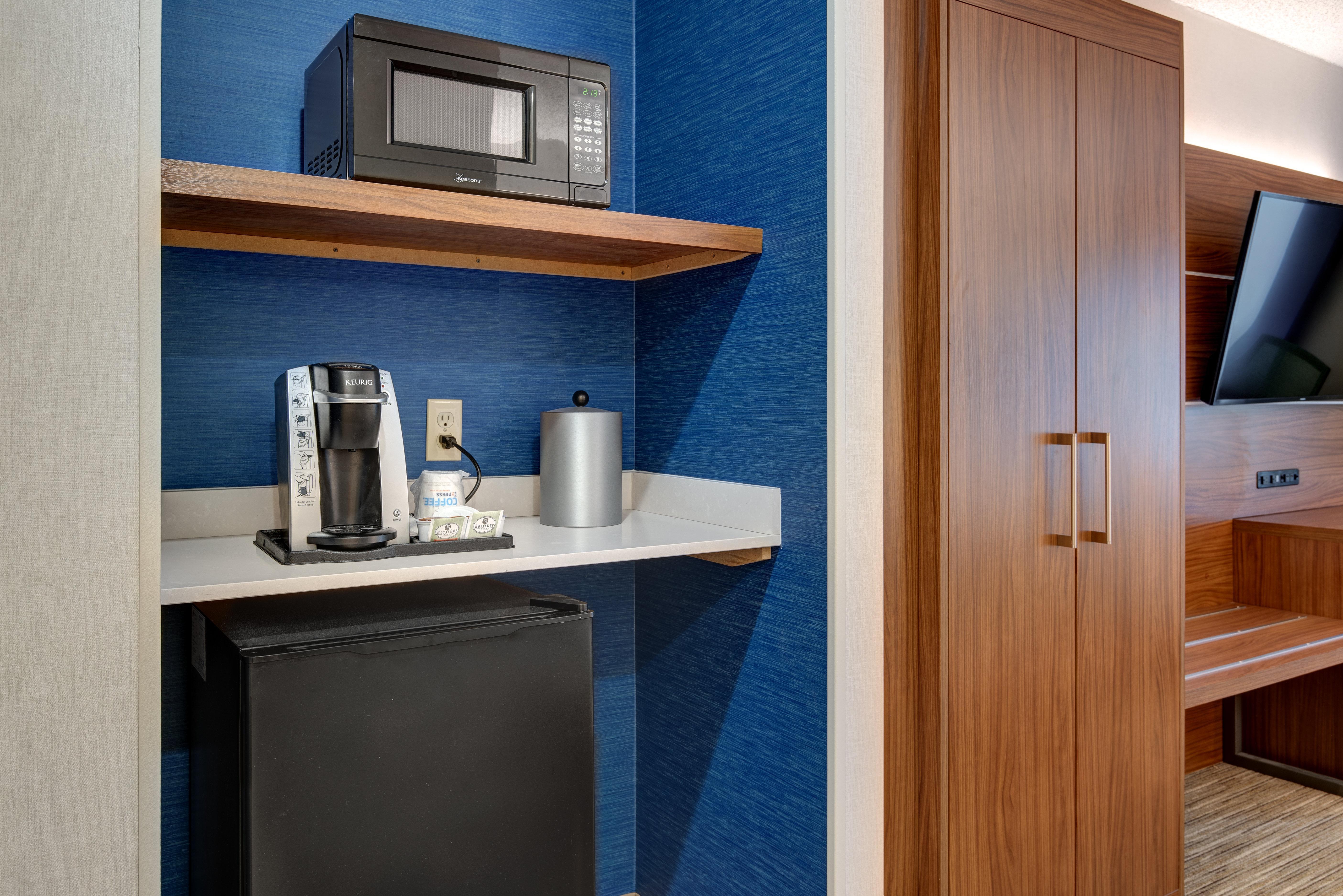 Holiday Inn Express & Suites West Long Branch - Eatontown By Ihg Eksteriør billede