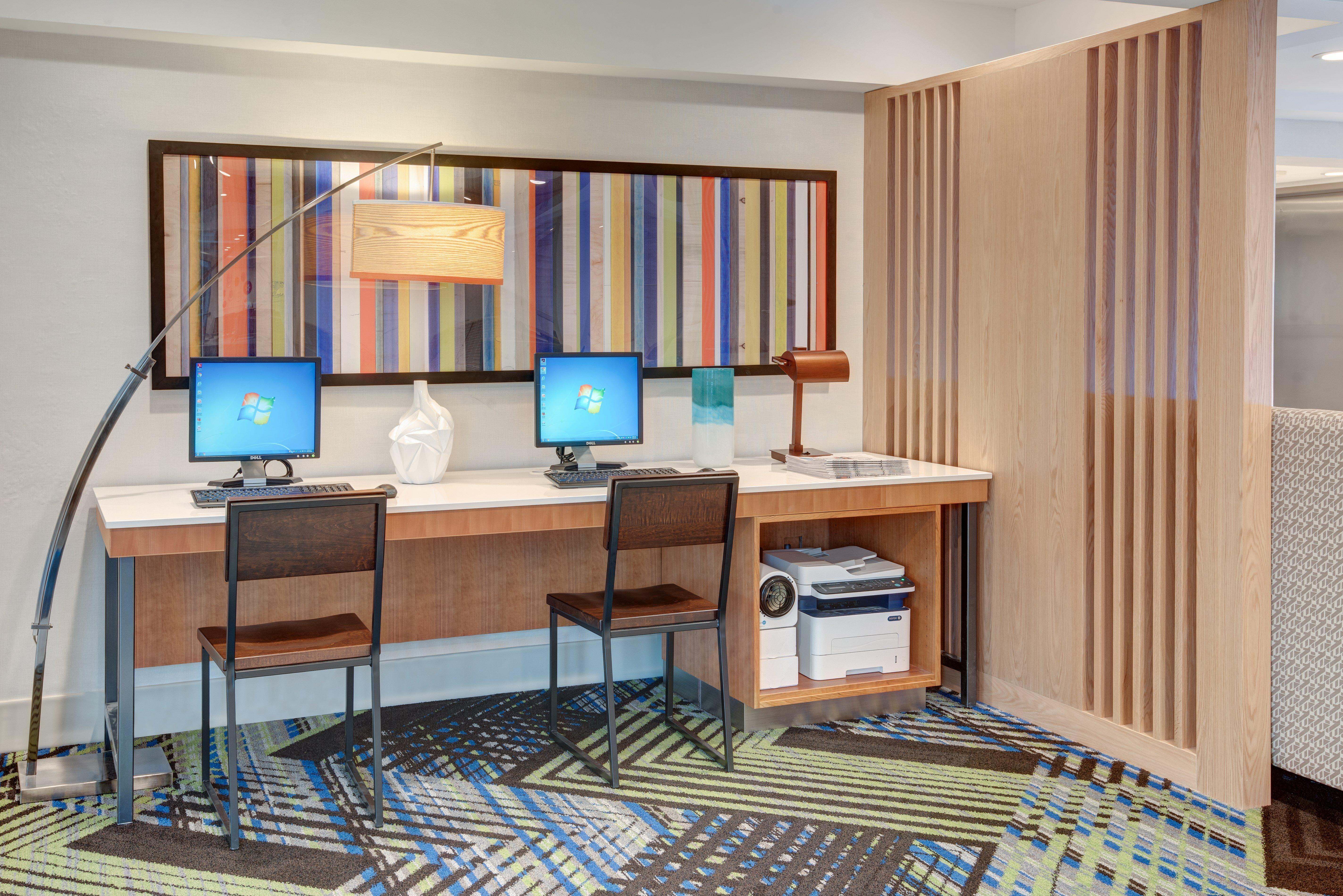 Holiday Inn Express & Suites West Long Branch - Eatontown By Ihg Eksteriør billede