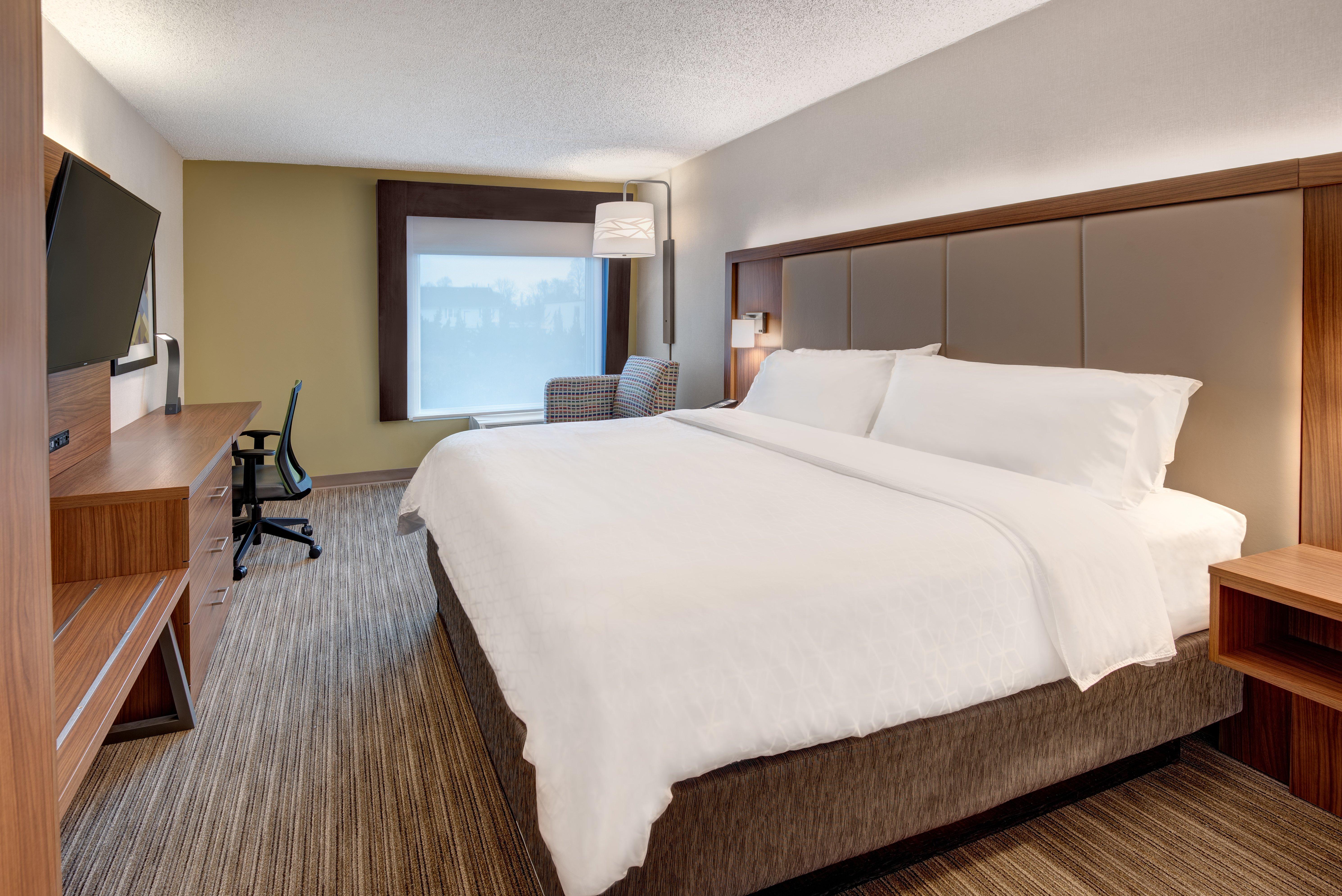 Holiday Inn Express & Suites West Long Branch - Eatontown By Ihg Eksteriør billede