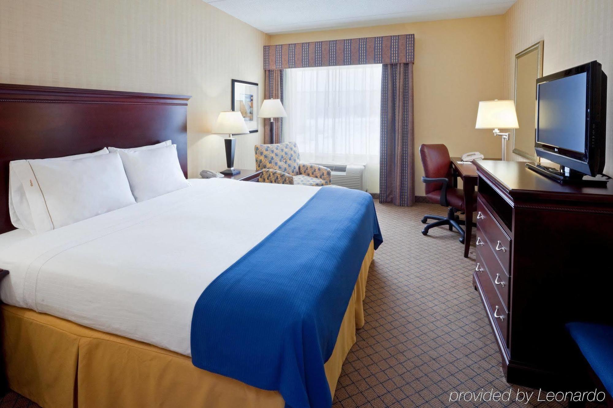 Holiday Inn Express & Suites West Long Branch - Eatontown By Ihg Værelse billede