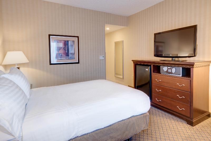 Holiday Inn Express & Suites West Long Branch - Eatontown By Ihg Eksteriør billede