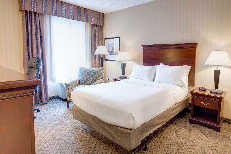 Holiday Inn Express & Suites West Long Branch - Eatontown By Ihg Eksteriør billede