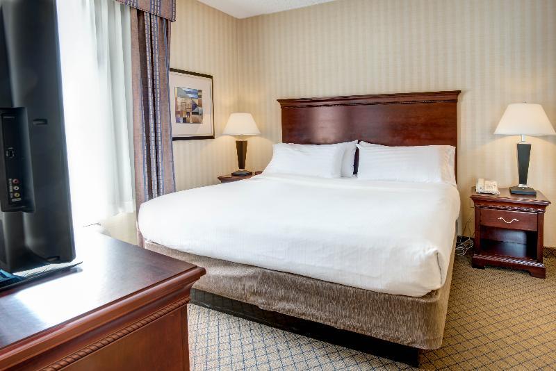 Holiday Inn Express & Suites West Long Branch - Eatontown By Ihg Eksteriør billede
