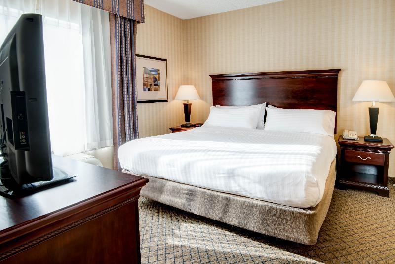 Holiday Inn Express & Suites West Long Branch - Eatontown By Ihg Eksteriør billede