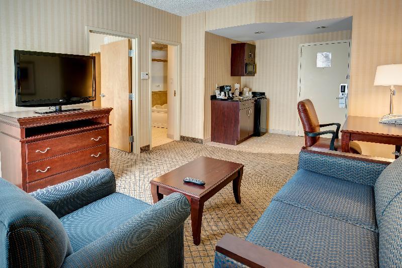 Holiday Inn Express & Suites West Long Branch - Eatontown By Ihg Eksteriør billede